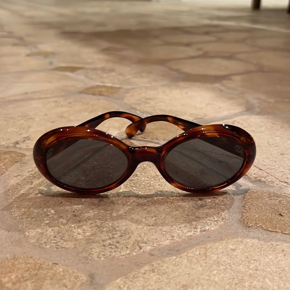Ellen Tracy tortoise sunglasses